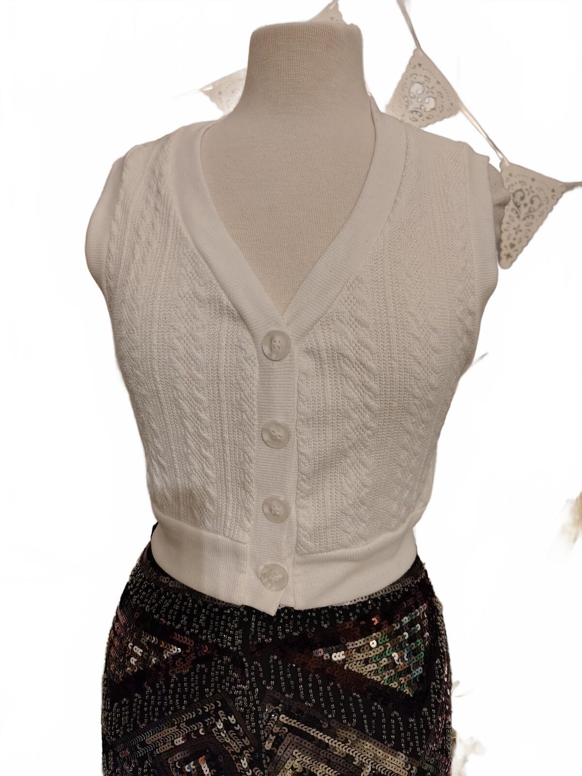 White Sleeveless Cable Knit Button-Up Vest Urban Romantics M