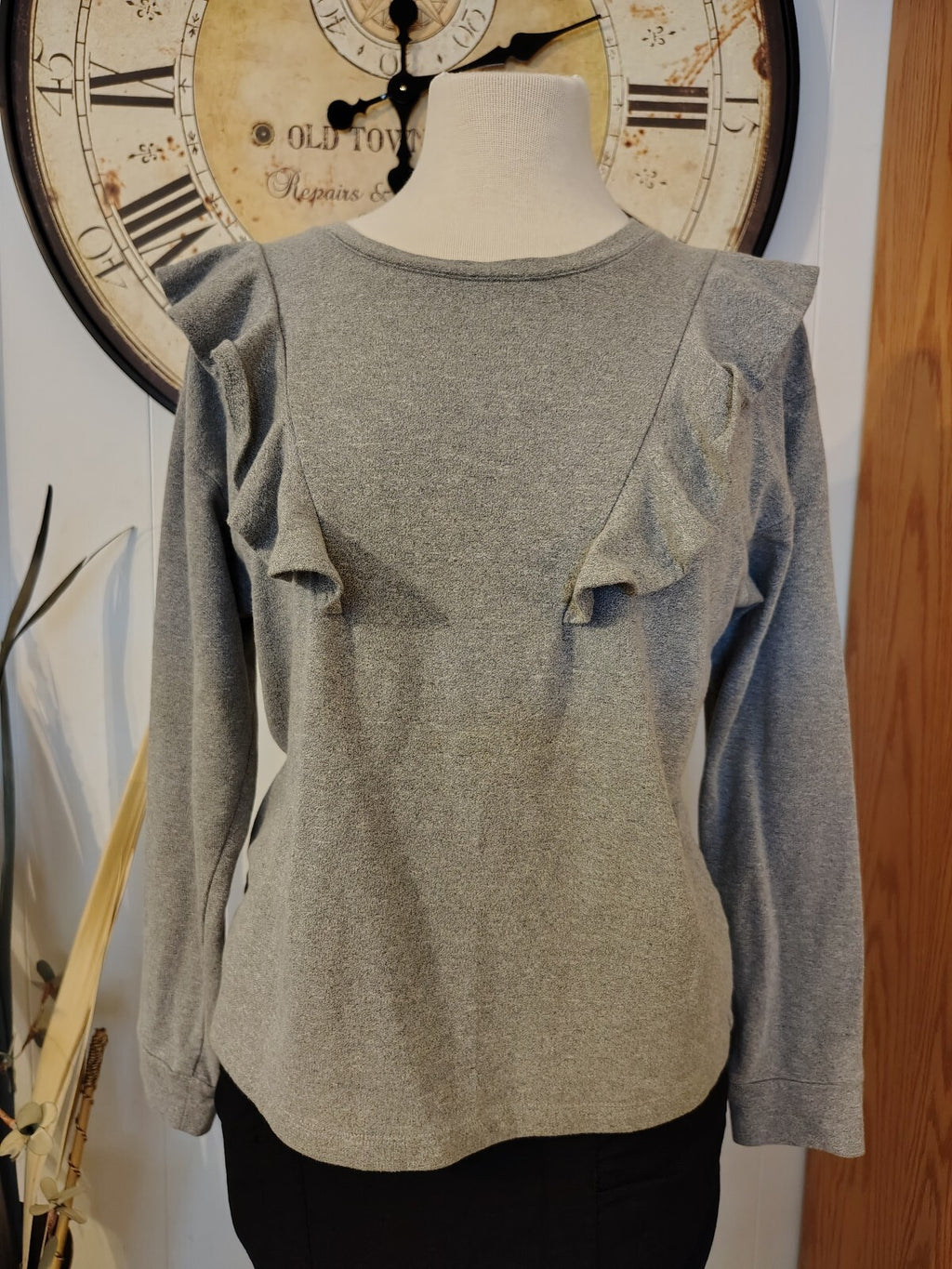 NY & Co Gray Ruffle Detail Long Sleeve Sweater Top XS