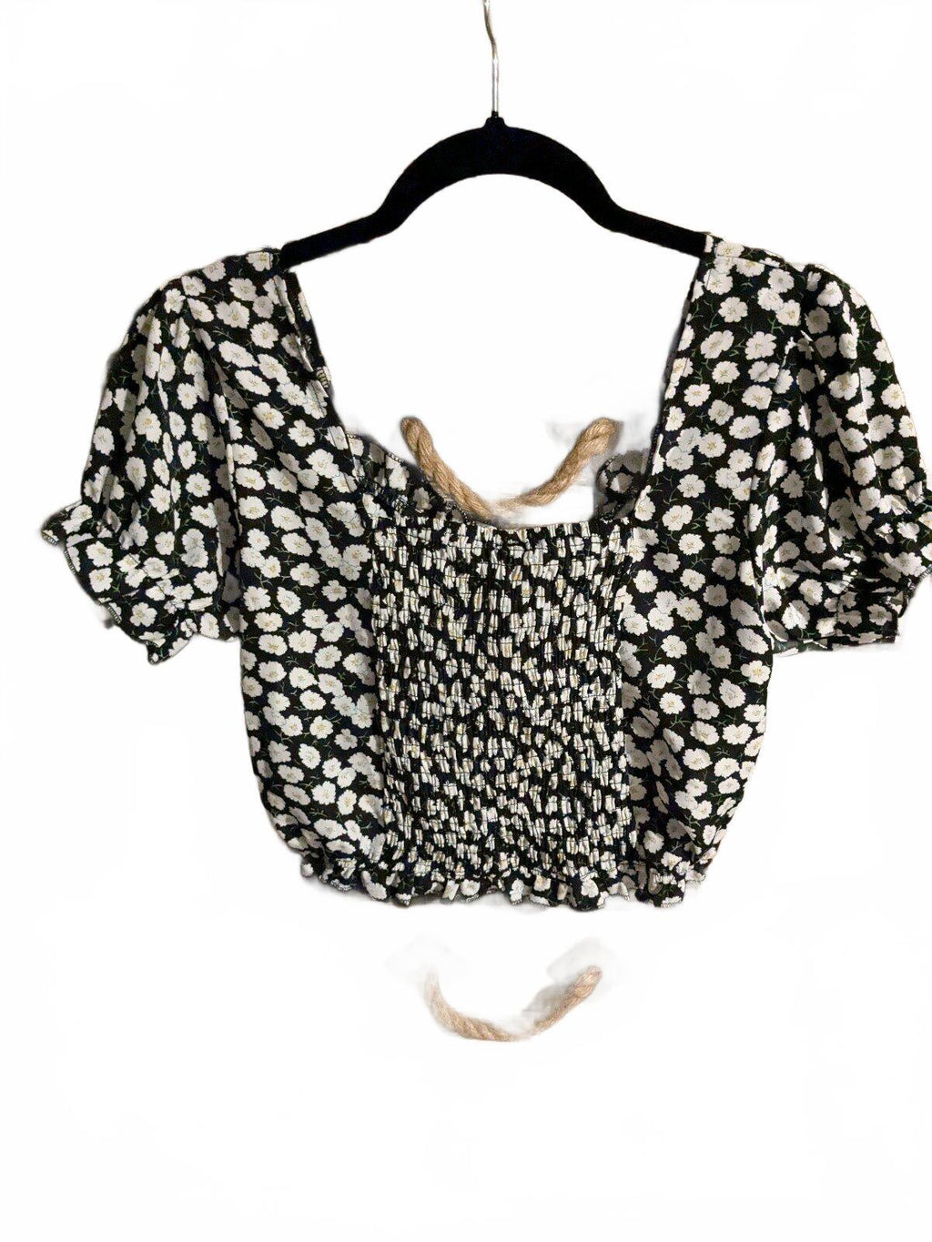 Vög Juniors Large Black and White Floral Crop Top with Puff Sleeves