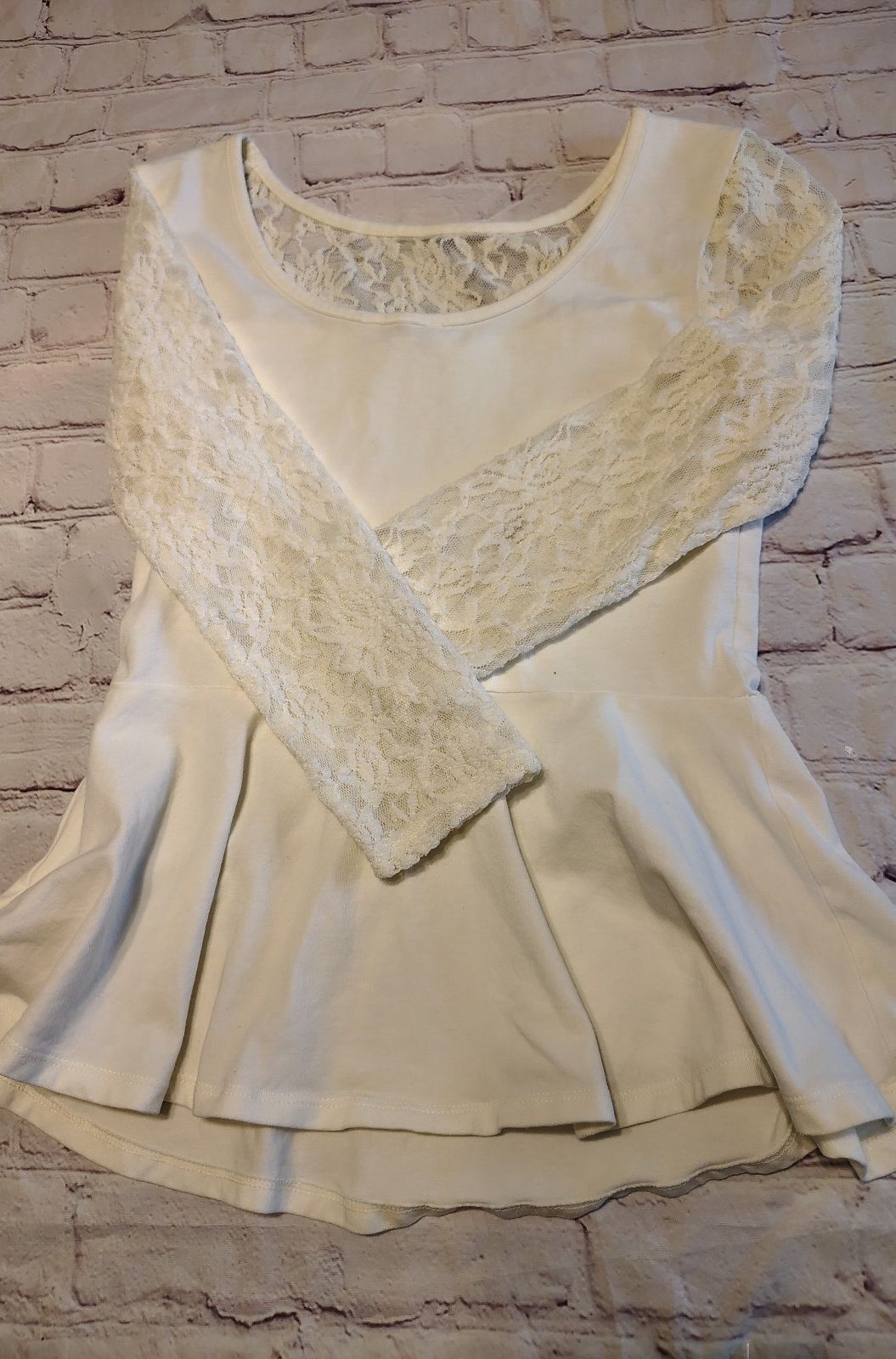 Express Women's White Lace Sleeve Peplum Top Size Small
