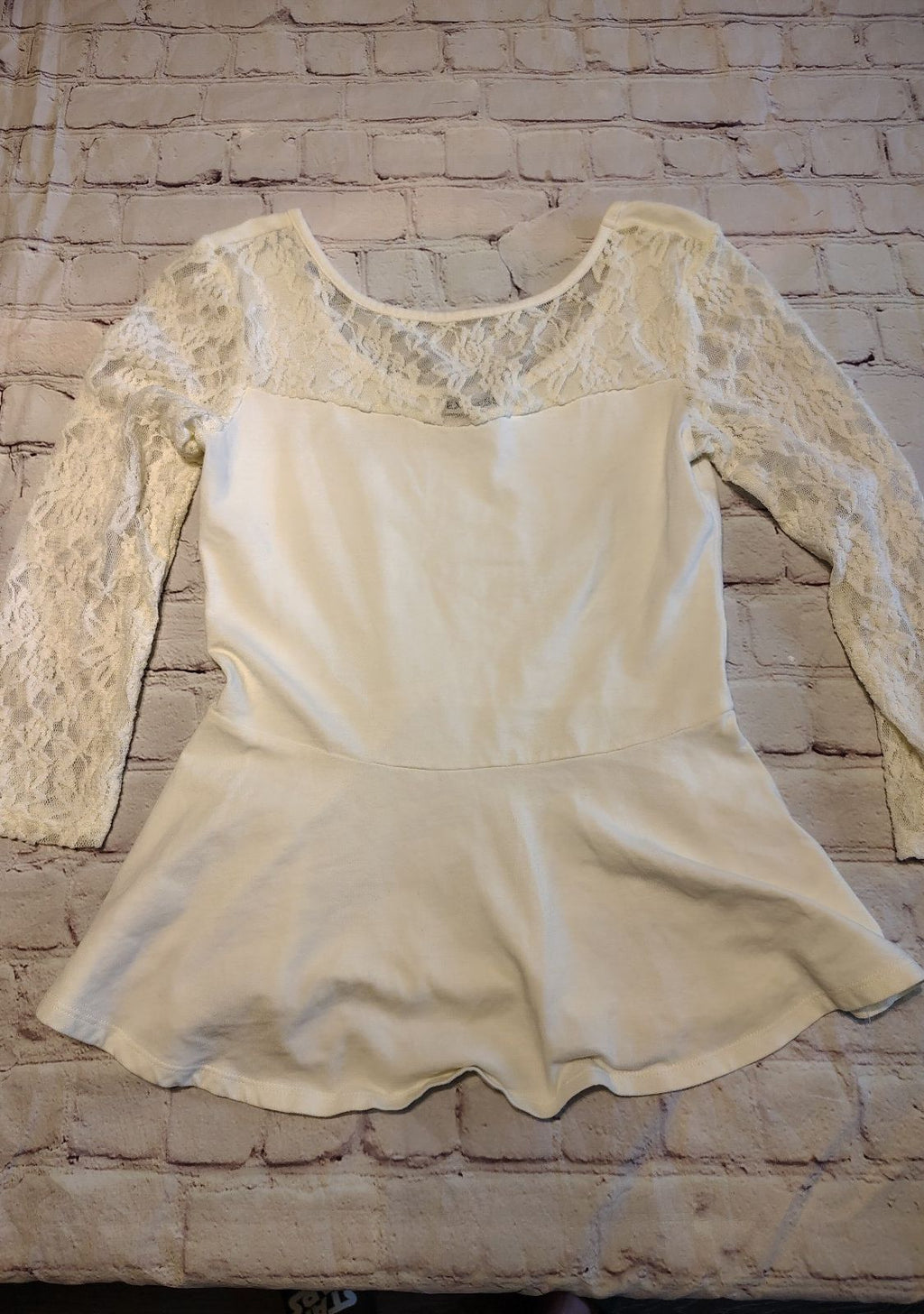 Express Women's White Lace Sleeve Peplum Top Size Small