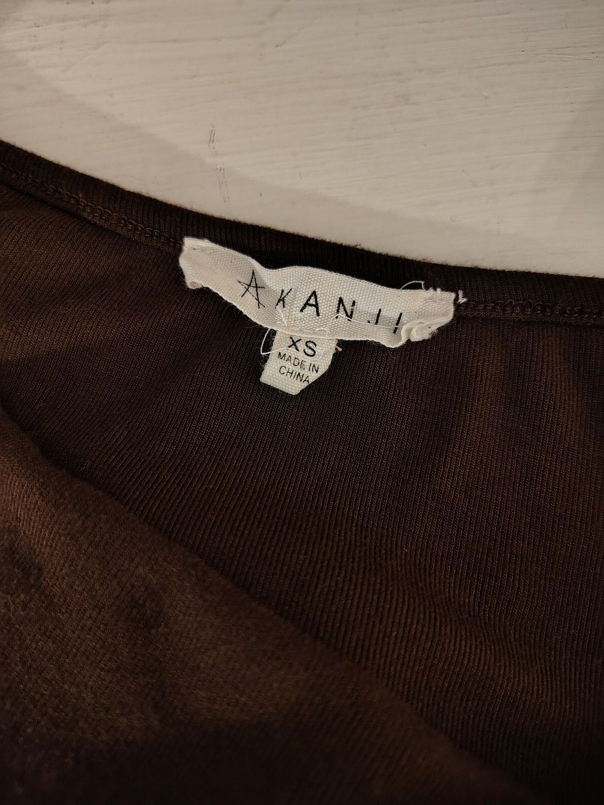 Akanji Women's Brown Long Sleeve Asymmetric Hem Top XS